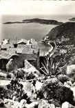 CPM Eze Village Vue sur Eze sur mer et le Cap Ferrat prise du jardin exotique 