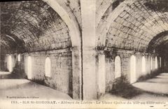 CPA Ile St Honorat Abbaye de Lerins Le vieux cloitre