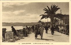 CPA Juan les Pins Le Boulevard de la Plage 