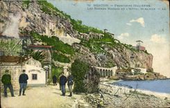 De la VENDIMIA de la POSTAL rocas rojas italianas de la frontera Menton y el hotel de Miramar