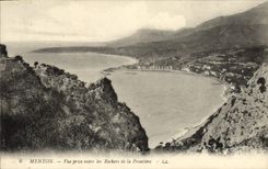 CPA Menton Vue Prise entre les Rochers de la Frontiere