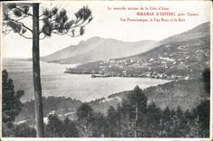 Opinión panorámica cercana de Miramar D Esterel Cannes de la POSTAL de la VENDIMIA el cabo Russet-red y la bahía