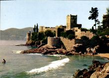 CPM La Napoule Le Vieux Chateau et les Plages