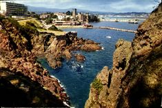 CPM La Napoule plage Vue Generale sur la Plage et le Chateau