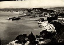 CPA Nice L'Entree Port et du Chateau