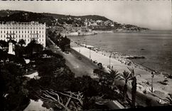 CPM Nice La Plage du Quai des Etats Unis et le Mont Boron