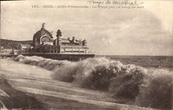 CPA Nice Jetee Promenade La Plage Par un coup de mer 