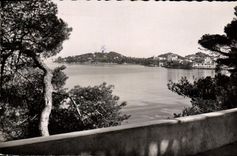 Cabo santo Ferrat de Jean de la POSTAL de la VENDIMIA visto en el puerto y la tapa del co. Hogar de vieja gente