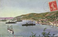 VINTAGE POSTCARD Villefranche Bay Boats