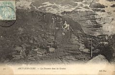 CPA Arcy Sur Cure La Descente Dans les Grottes