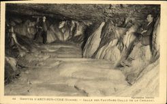 VINTAGE POSTCARD Arcy On Cury Caves room Of the Phantoms Room of the cascade