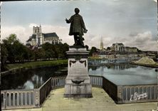 CPM Auxerre Statue Paul Bert 