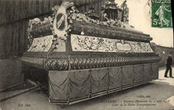 CPA Auxerre Retraite Illuminee Du Char de la Ruche Bourguignonne