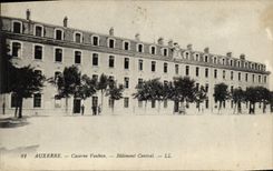 VINTAGE POSTCARD Auxerre Barracks Vauban Central Building Militaria