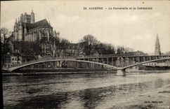 CPA Auxerre Le Passerelle et la Cathedrale