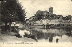 CPA Auxerre La Cathedrale Vue Des Quais