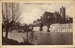 CPA Auxerre La Cathedrale Vue Des Quais
