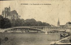 CPA Auxerre La Passerelle Et La Cathedrale
