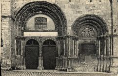 CPA Avallon Porte de l'Eglise Saint Lazare