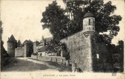 CPA Avallon La Petite Porte