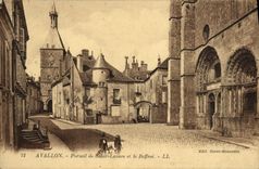 CPA Avallon Portail De Saint Lazare Et Le Beffroi