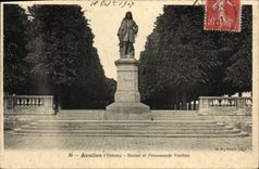 CPA Avallon Statue Et Promenade Vauban