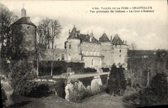 VINTAGE POSTCARD Castle of Chastellux Seen principal of the castle main courtyard