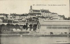 CPA Joigny Vue des Quais en amont du Pont
