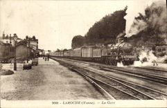 VINTAGE POSTCARD Laroche Train station Train TOP