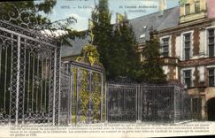 VINTAGE POSTCARD Sens the Grid of the old Archbishop's palace