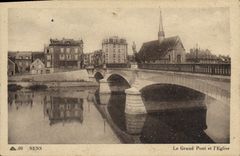 CPA Sens Le Grand Pont et l'Eglise