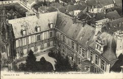 CPA Sens Vue prise du haut de la Tour de pierre sur les anciens batiments de l'archeveche 