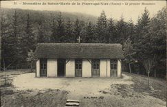 CPA Monastere de Sainte Marie de la Plerre qui Vire Le premier monastere