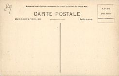 VINTAGE POSTCARD St Fargeau Main courtyard and Vault of the Castle