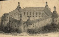 CPA St Fargeau Entree du Chateau