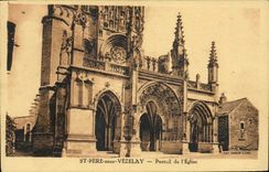 VINTAGE POSTCARD Holy Father under Vezelay Gate of the Church