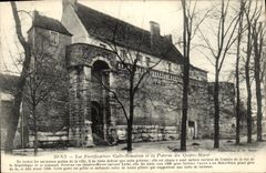 CPA Sens Les Fortification Gallo Romaines et la Poterne des Quatre Mares