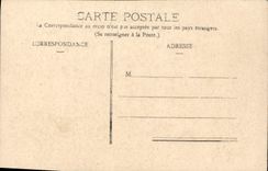 VINTAGE POSTCARD Sens the Water Jet of the Green Carpet Town hall and Cathedral Children