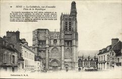 VINTAGE POSTCARD Sens the overall picture Cathedral Place of the Republic