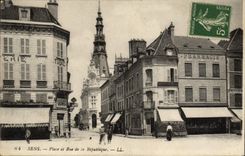 CPA Sens Place et Rue de la Republique