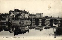 CPA Sens Le Pont du Diable