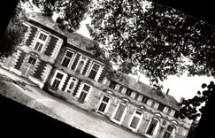 MODERN CARD Vallery the Part of the Castle Renaissance