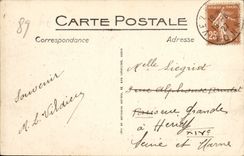 Opinión de Vezelay de la POSTAL de la VENDIMIA sobre la tapa de la ciudad
