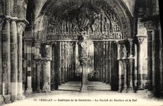 CPA Vezelay Basilique de la Madeleine Le portail du narthex et la nef 