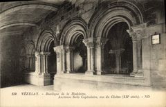 CPA Vezelay Basilique de la Madeleine Ancienne salle capitulaire vue du cloitre 