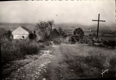 CPM Vezelay L'Ancienne Chapelle Des Cordeliers et la Croix de la Cordelle