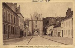 CPA Villeneuve Sur Yonne Rue Carnot Et Porte De Sens Vue Interieure