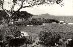 MODERN CARD Dimension of Azure Boulouris Creeks De Santa Lucia Dramont