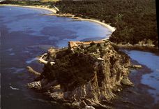 CPM Lumiere Et Beaute De La Cote d'Azur Gros Plan Sur Le Fort De Bregancon