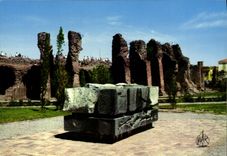 CPM La Cote d'Azur Frejus Les Arenes Romaines Et le gisant Barrage de Malpasset